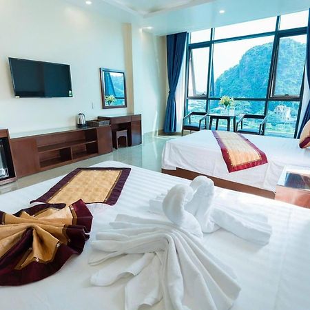 Aroma Cat Ba Sea View Hotel Chan Chau Экстерьер фото